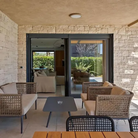 فيلة Modern Vallis With Pool And Jacuzzi In بوريتش